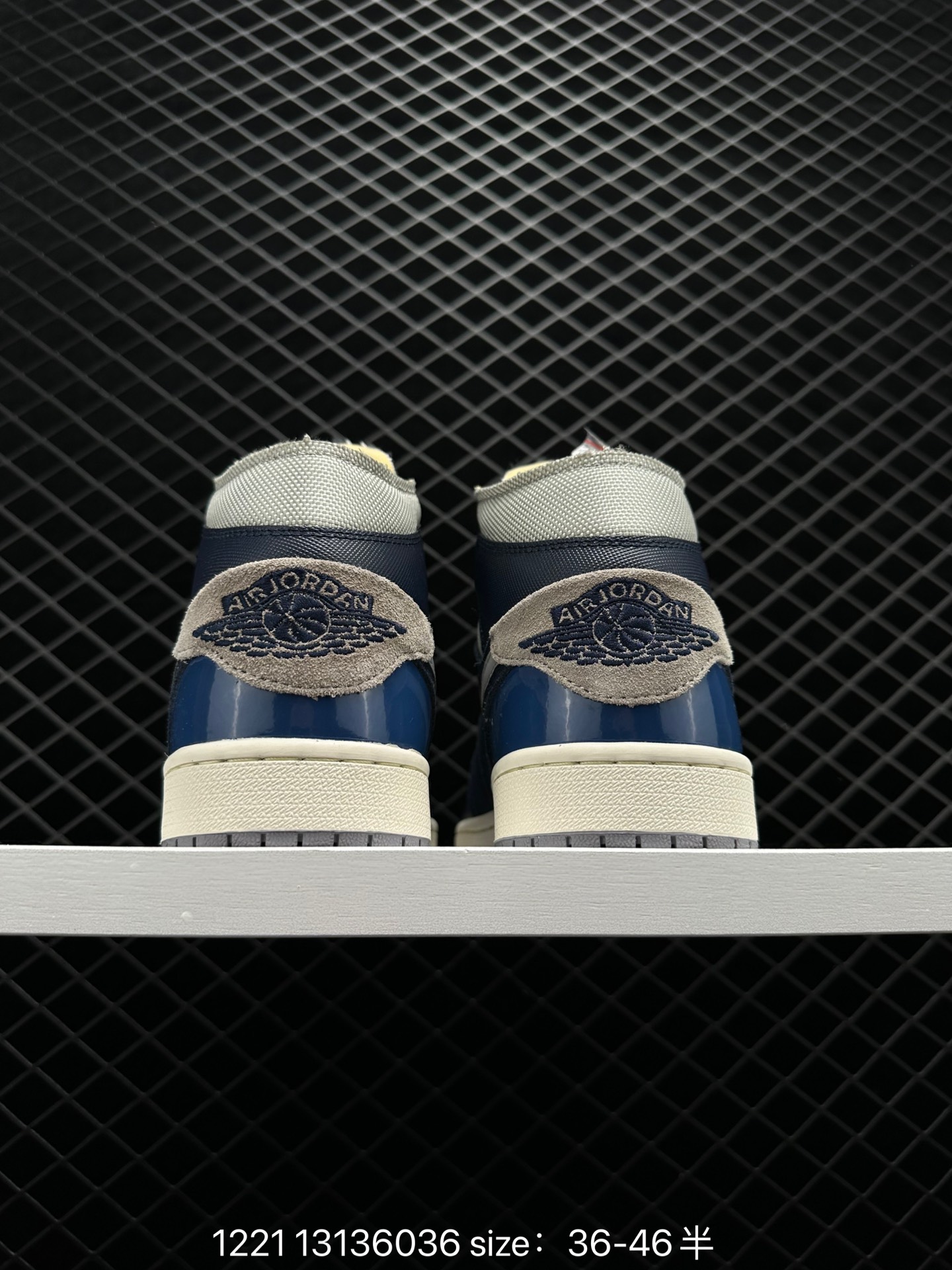 Air Jordan 1 Mid“Light Smoke Grey”